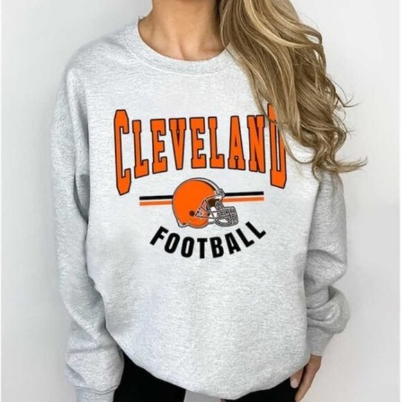 Cleveland Browns Football NFL Retro Team Logo Graphic Sweatshirt 159 - Picture 1 of 5